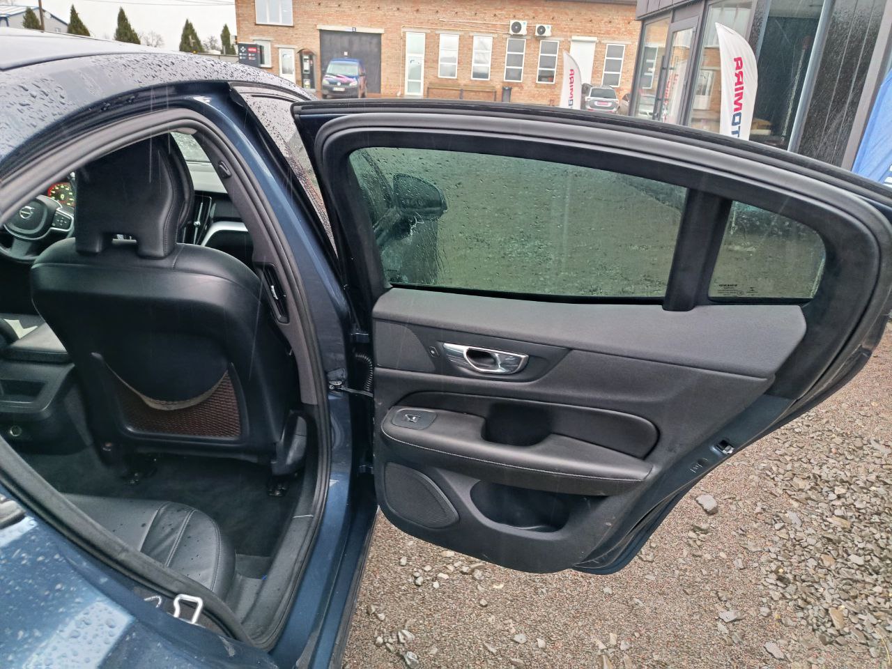 VOLVO S60 T5 MOMENTUM 2020