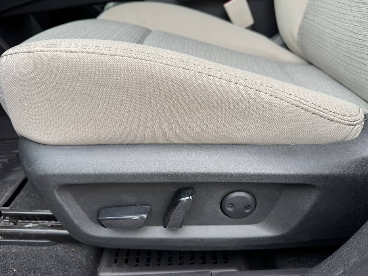 NISSAN ROGUE SV 2023