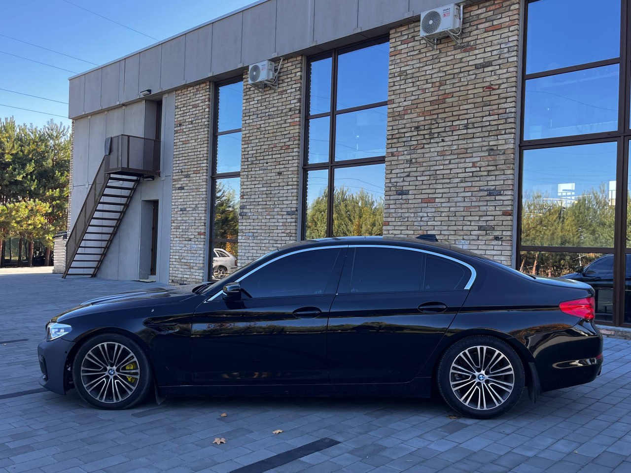 BMW 530 XI 2019