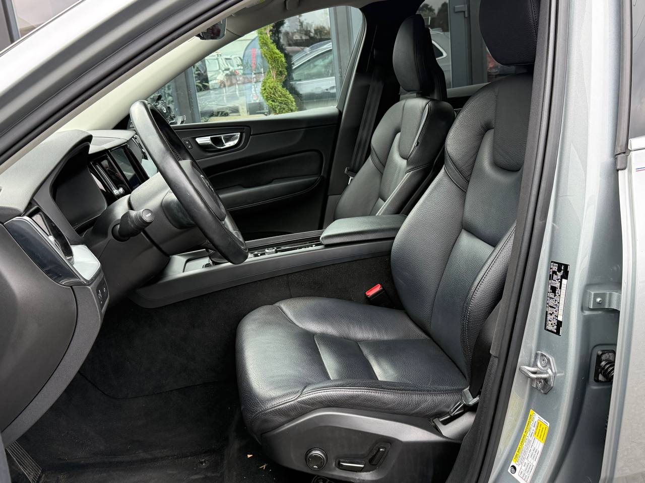 VOLVO XC60 T6 MOMENTUM 2018