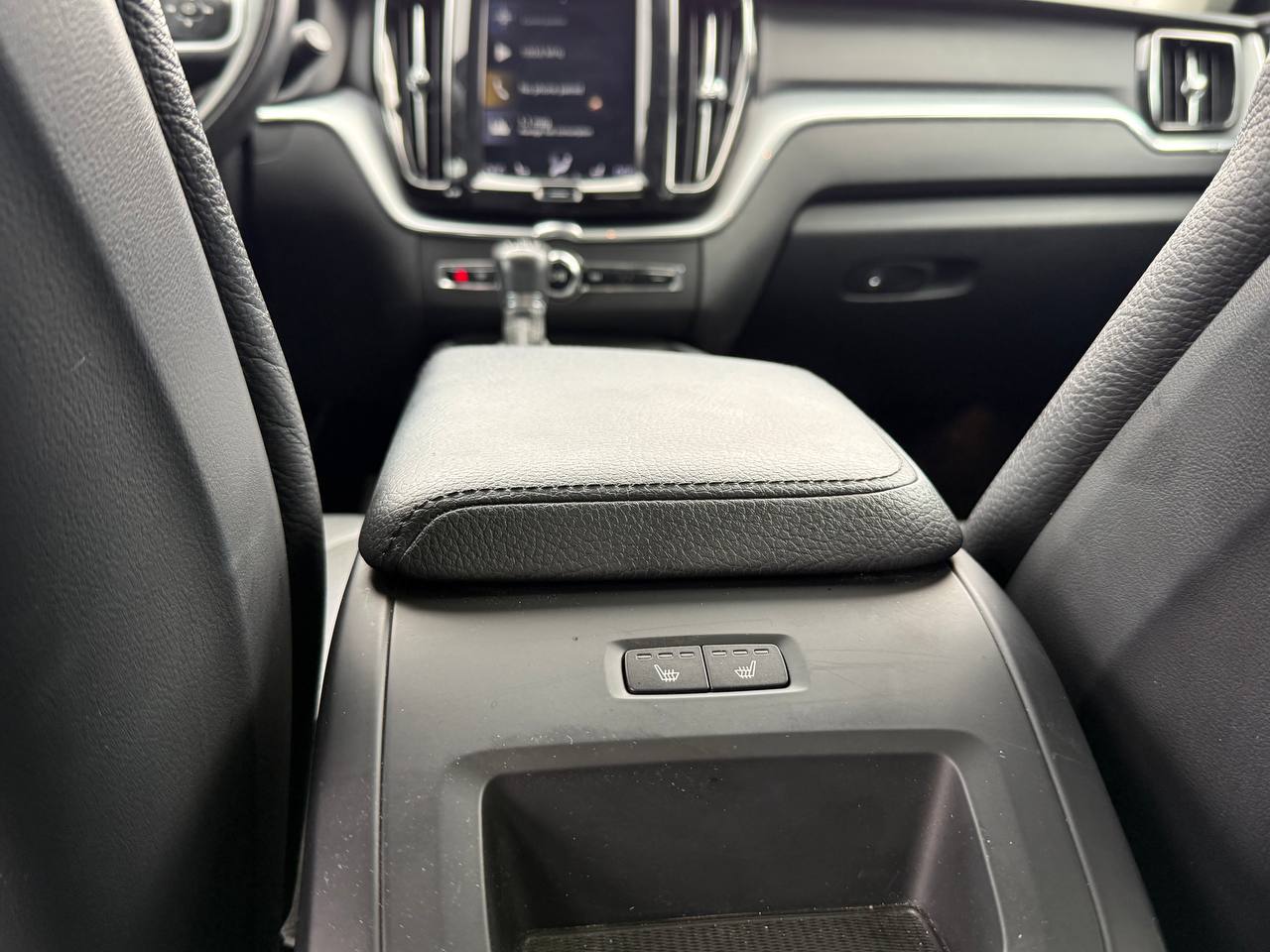 VOLVO XC60 T6 MOMENTUM 2018