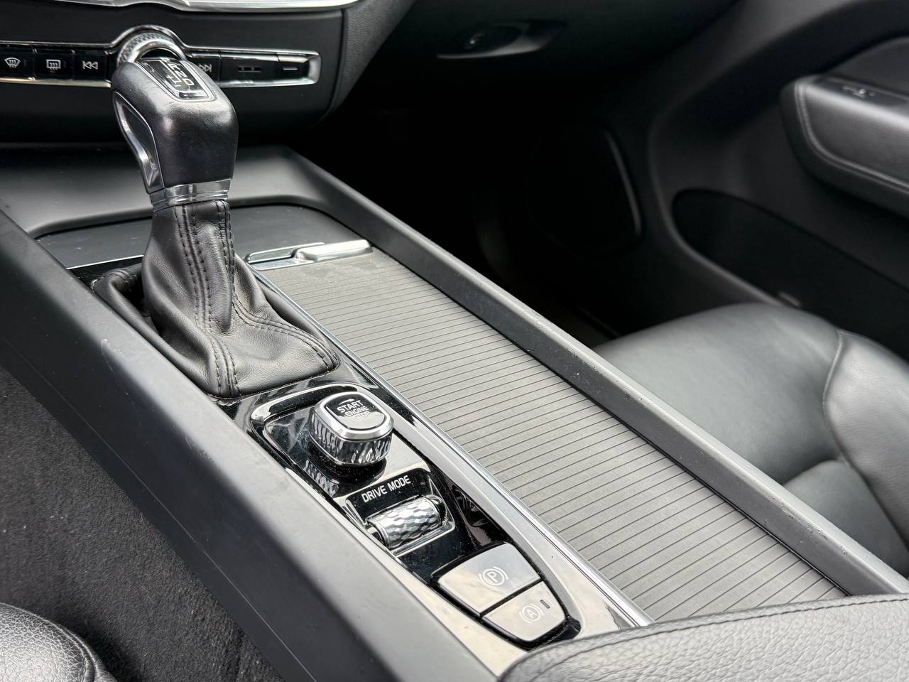 VOLVO XC60 T6 MOMENTUM 2018