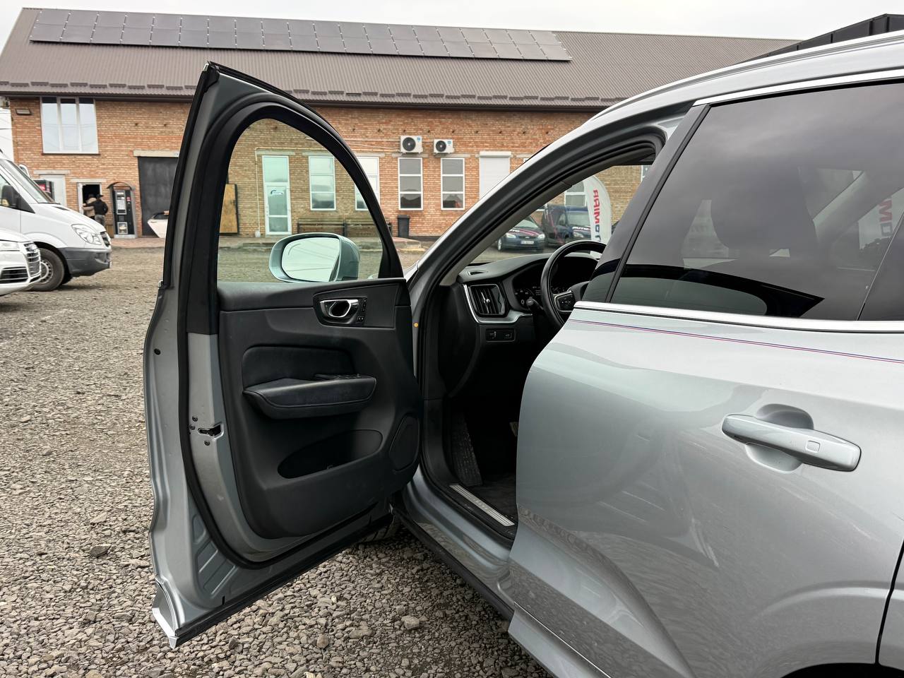 VOLVO XC60 T6 MOMENTUM 2018