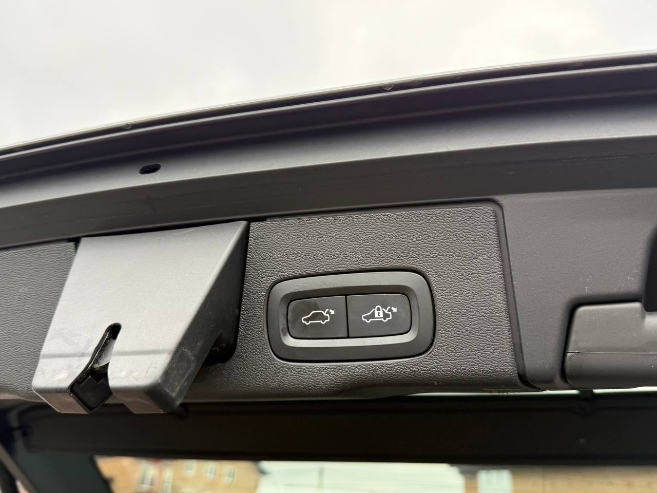 VOLVO XC60 T6 MOMENTUM 2018