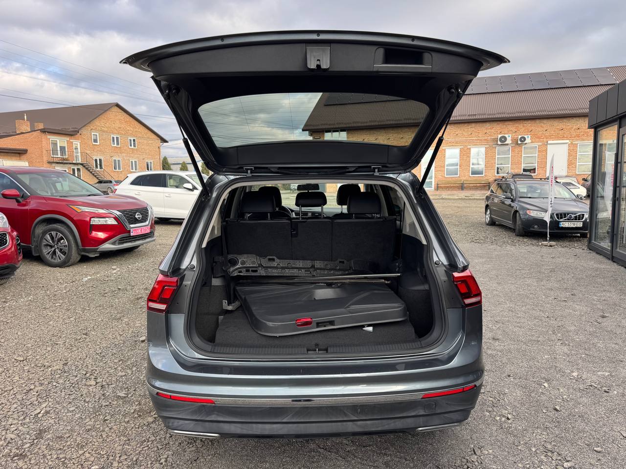 VOLKSWAGEN TIGUAN SE 2018