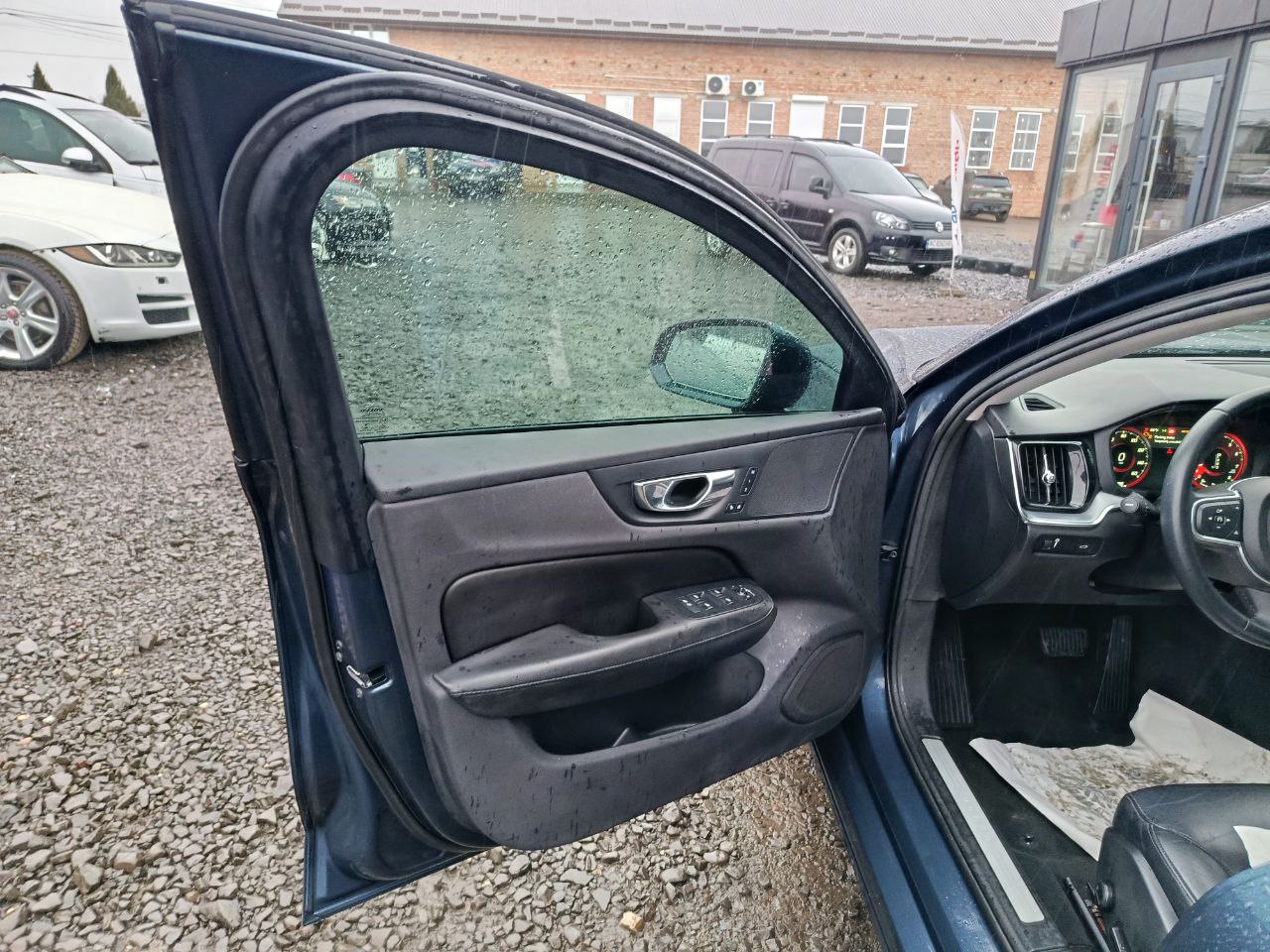 VOLVO S60 T5 MOMENTUM 2020