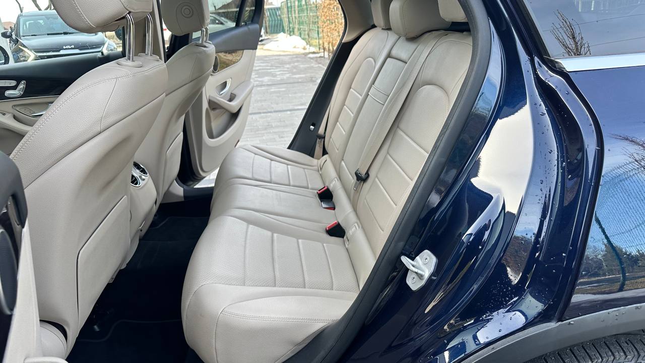 MERCEDES-BENZ GLC 300 2016