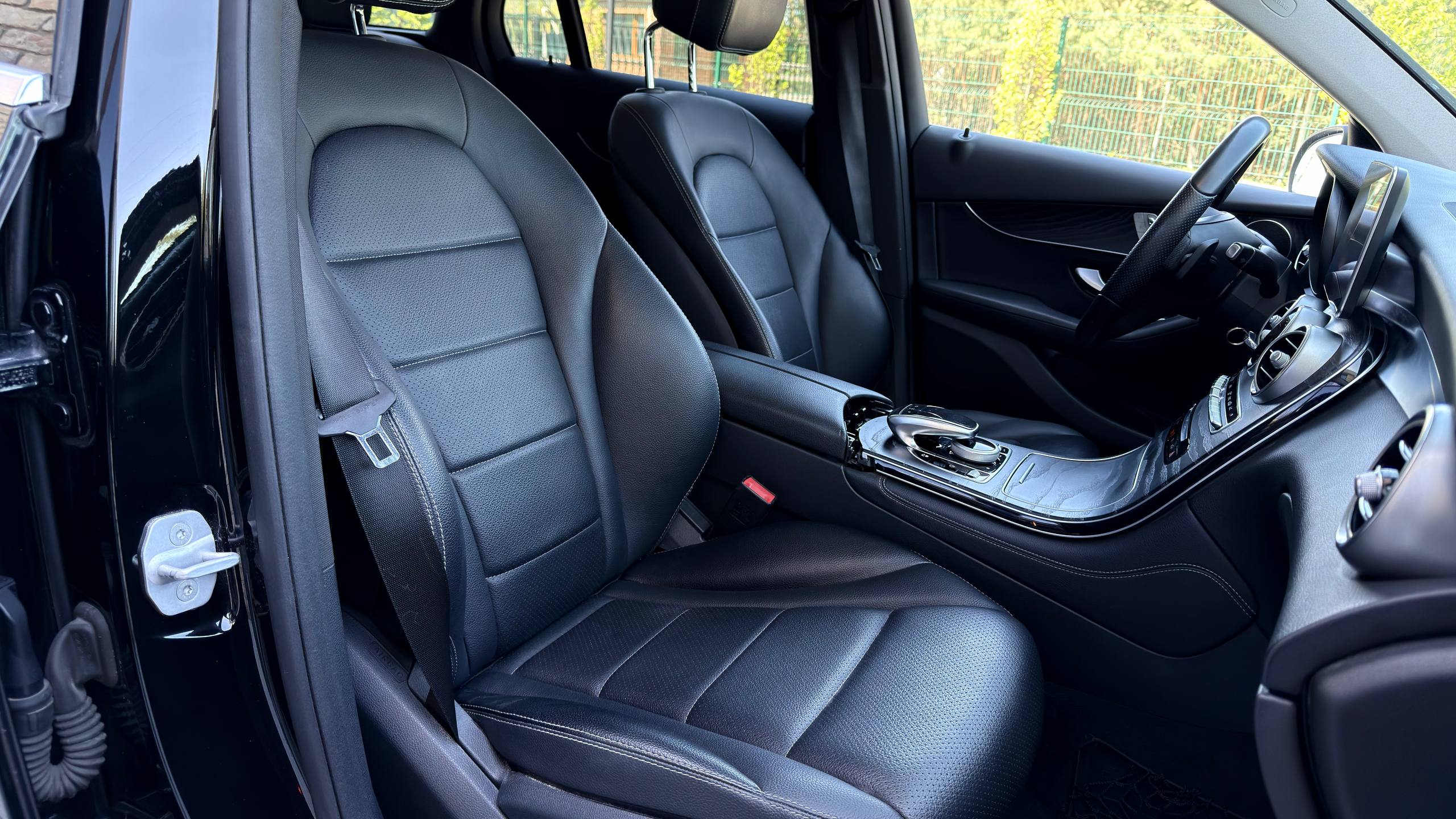 MERCEDES-BENZ GLC 300 2016