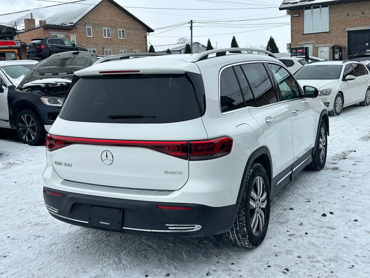 MERCEDES-BENZ EQB 300 4MATIC 2023