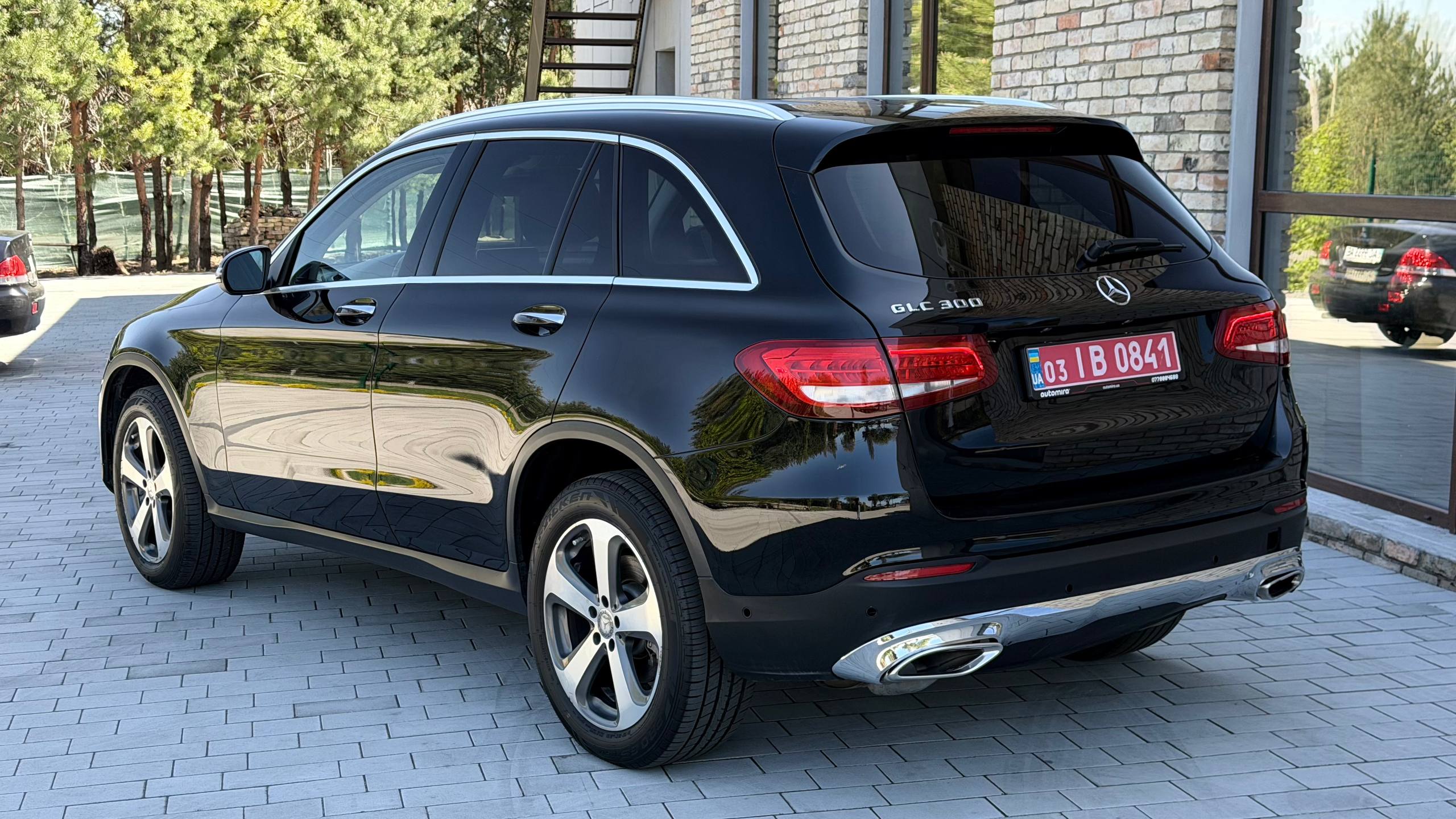 MERCEDES-BENZ GLC 300 2016