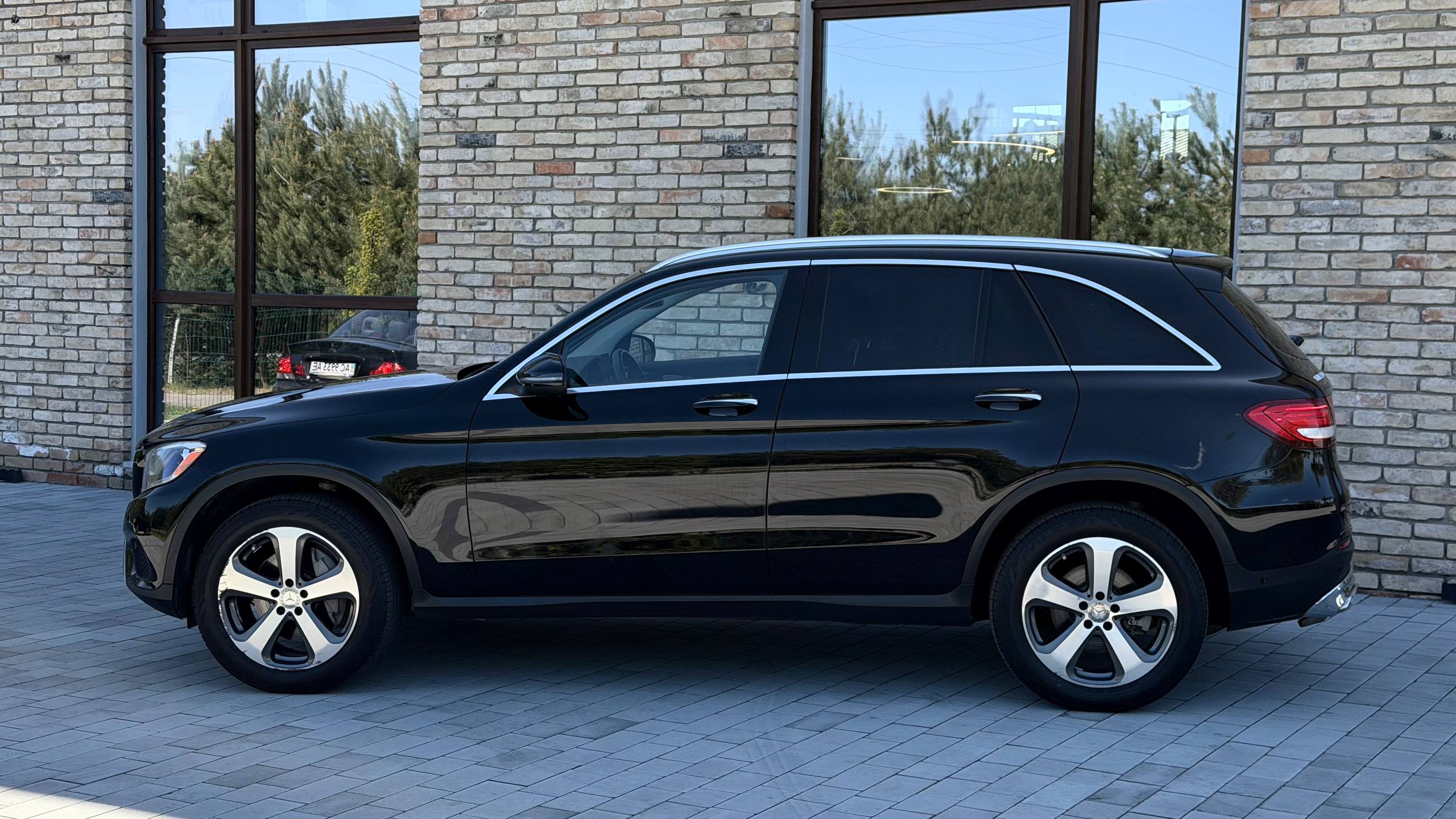 MERCEDES-BENZ GLC 300 2016
