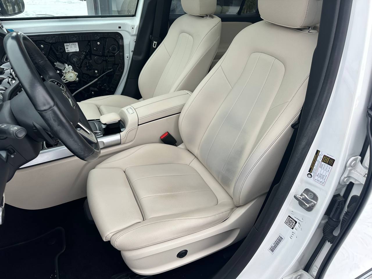 MERCEDES-BENZ EQB 300 4MATIC 2023