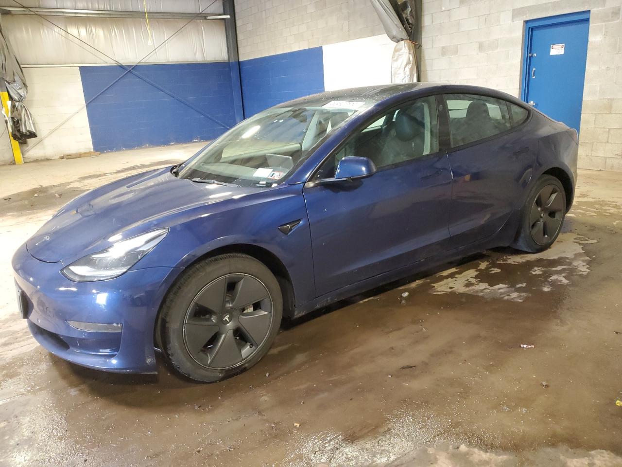 TESLA MODEL 3 2022