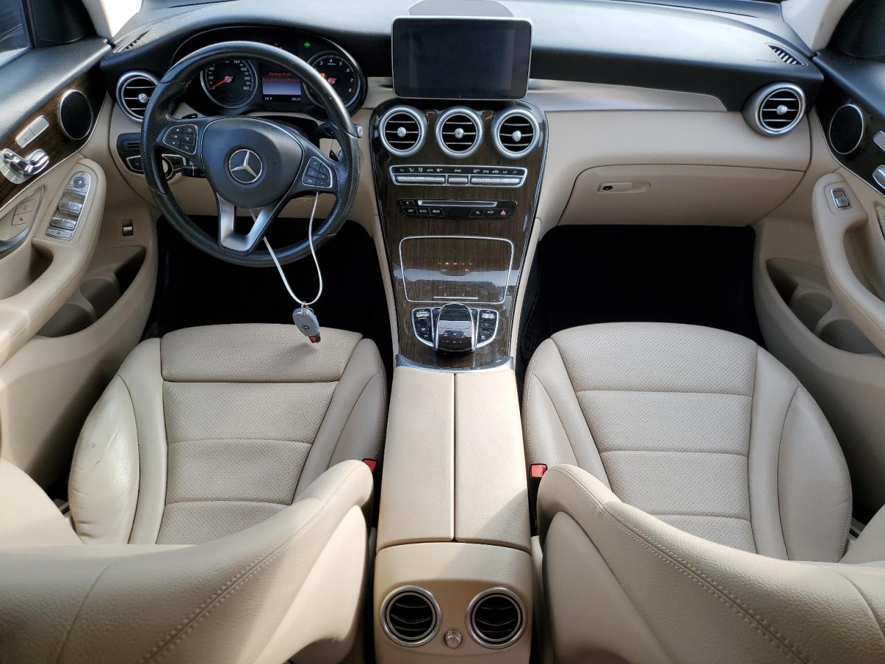 MERCEDES-BENZ GLC 300 2016