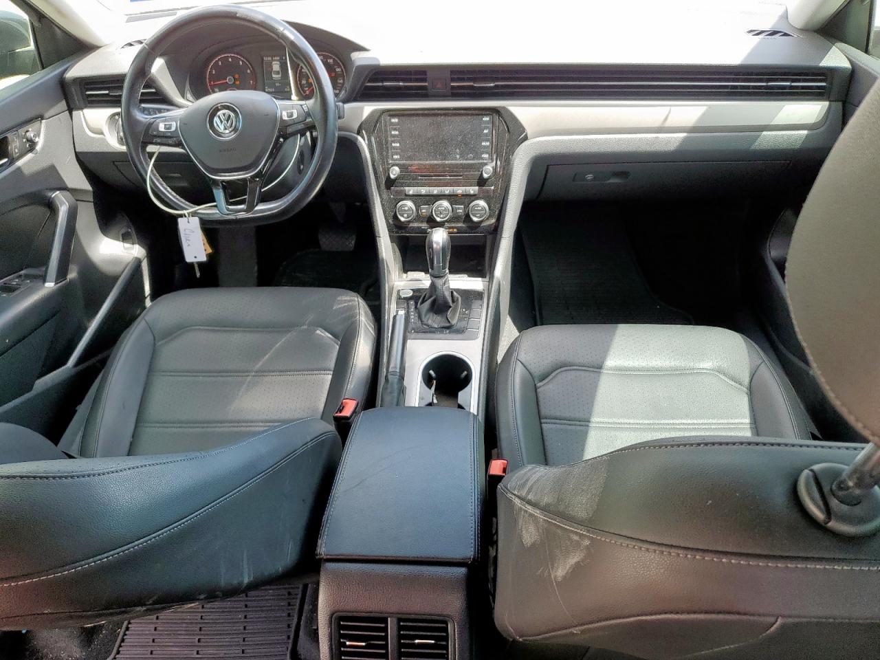 VOLKSWAGEN PASSAT SE 2020