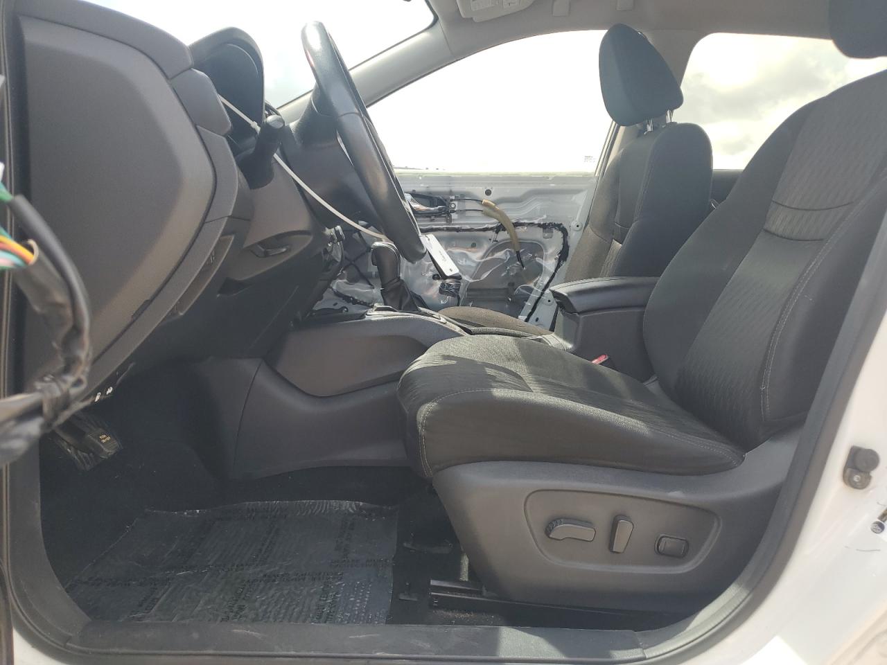 NISSAN ROGUE SV 2017