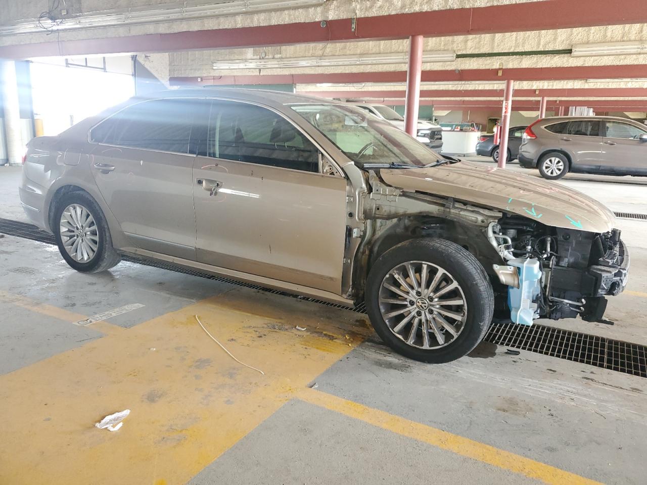 VOLKSWAGEN PASSAT SE 2017