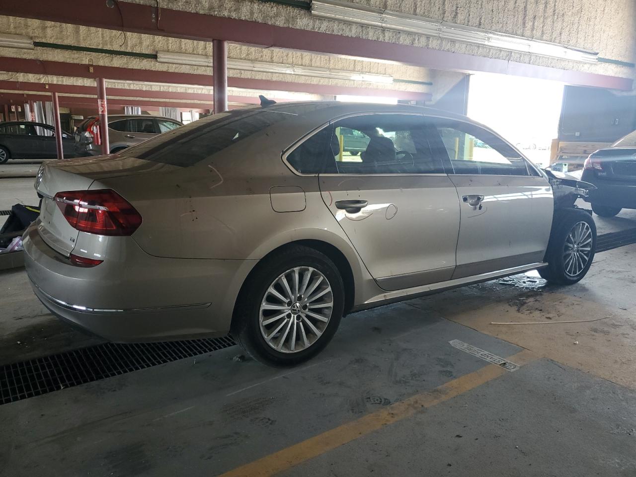 VOLKSWAGEN PASSAT SE 2017