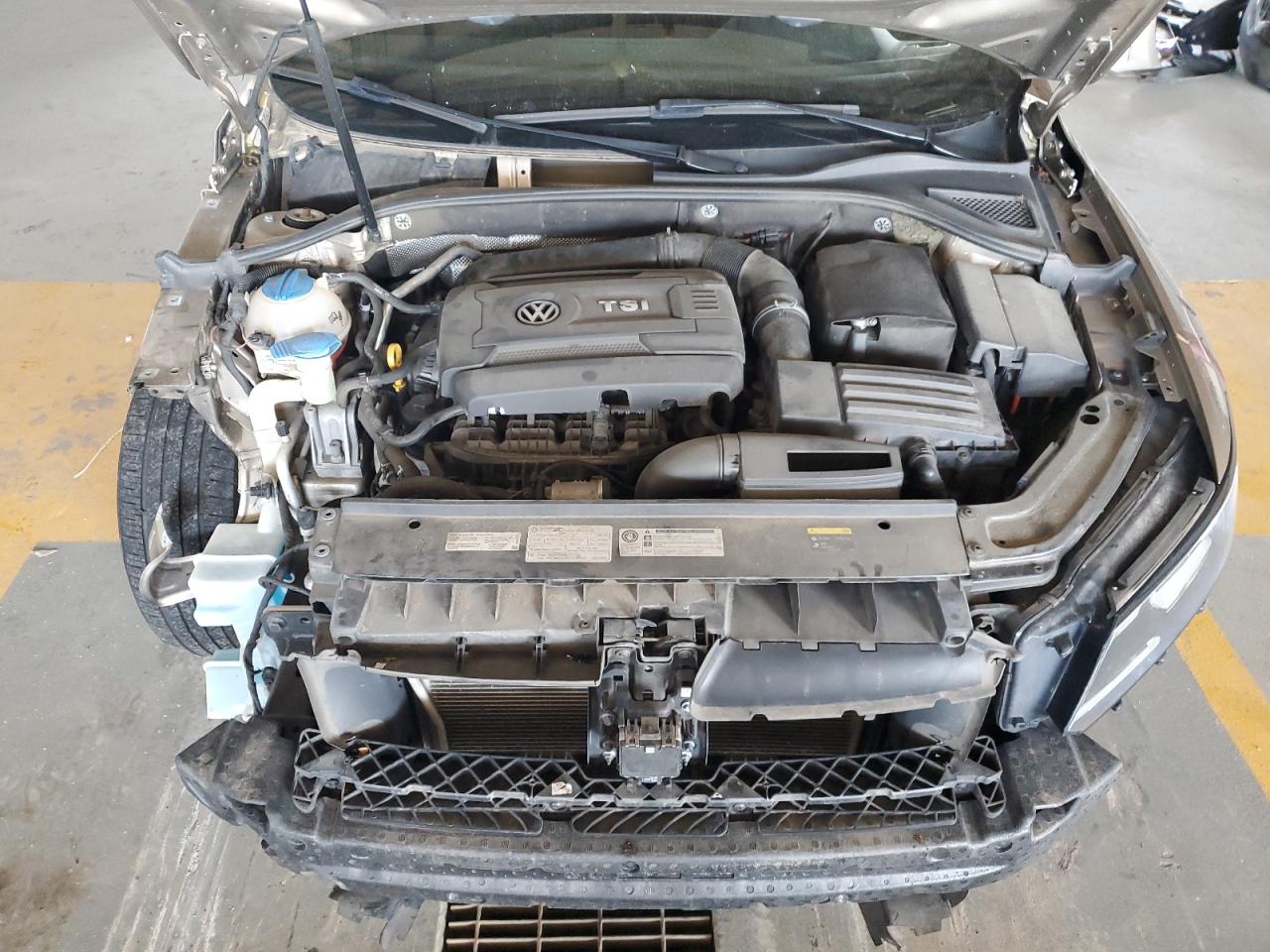 VOLKSWAGEN PASSAT SE 2017