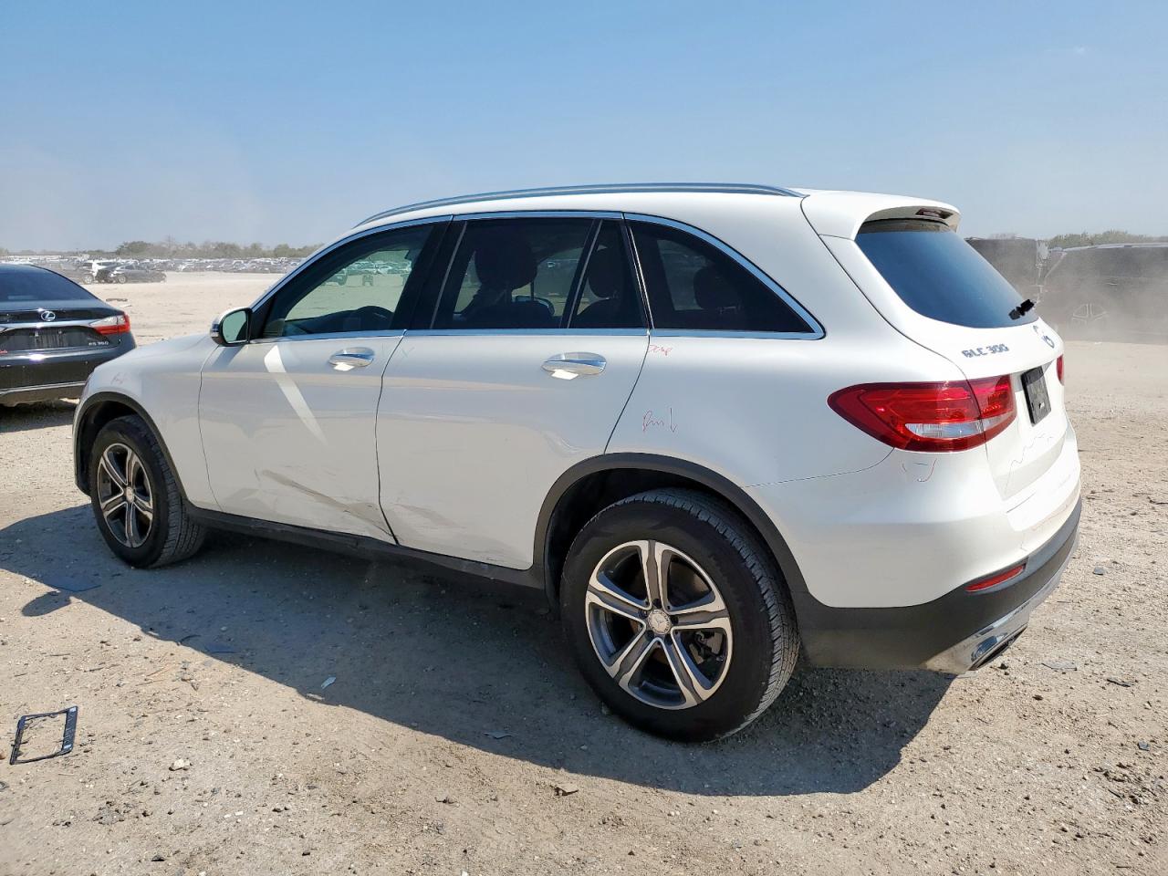 MERCEDES-BENZ GLC 300 2016