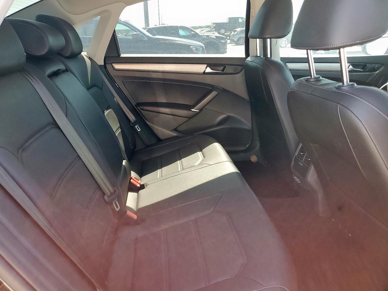 VOLKSWAGEN PASSAT SE 2021