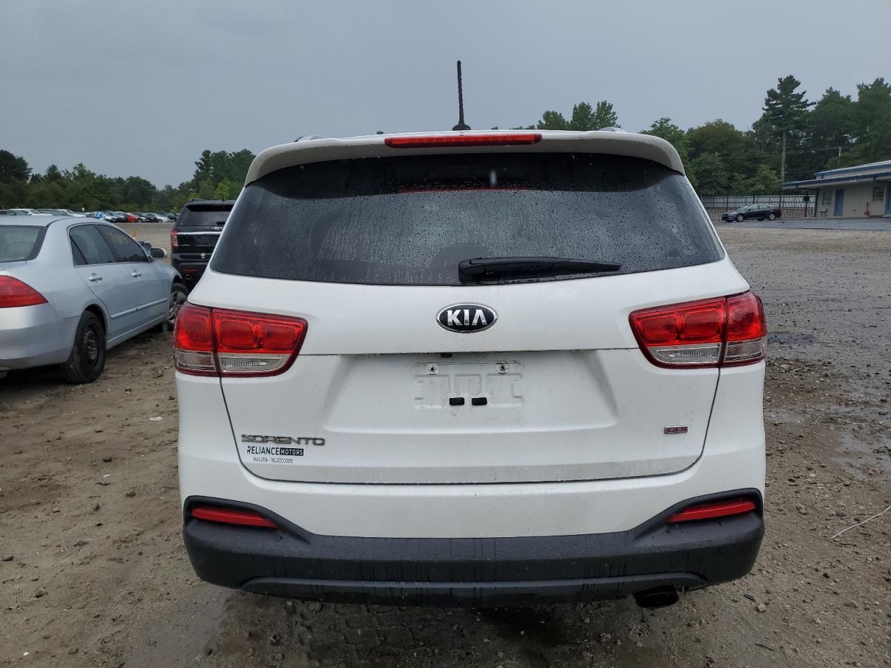 KIA SORENTO LX 2017