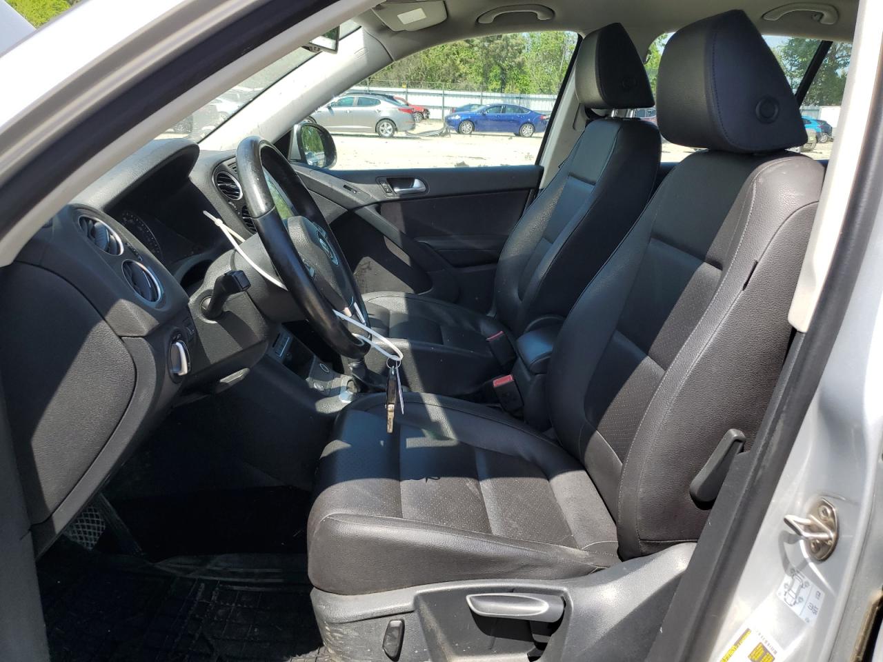 VOLKSWAGEN TIGUAN S 2016