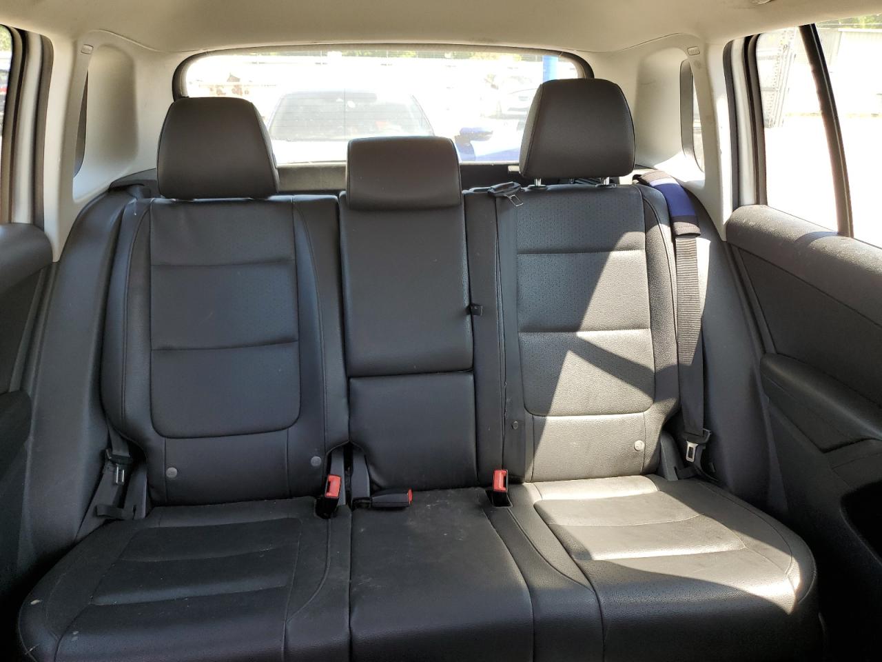 VOLKSWAGEN TIGUAN S 2016