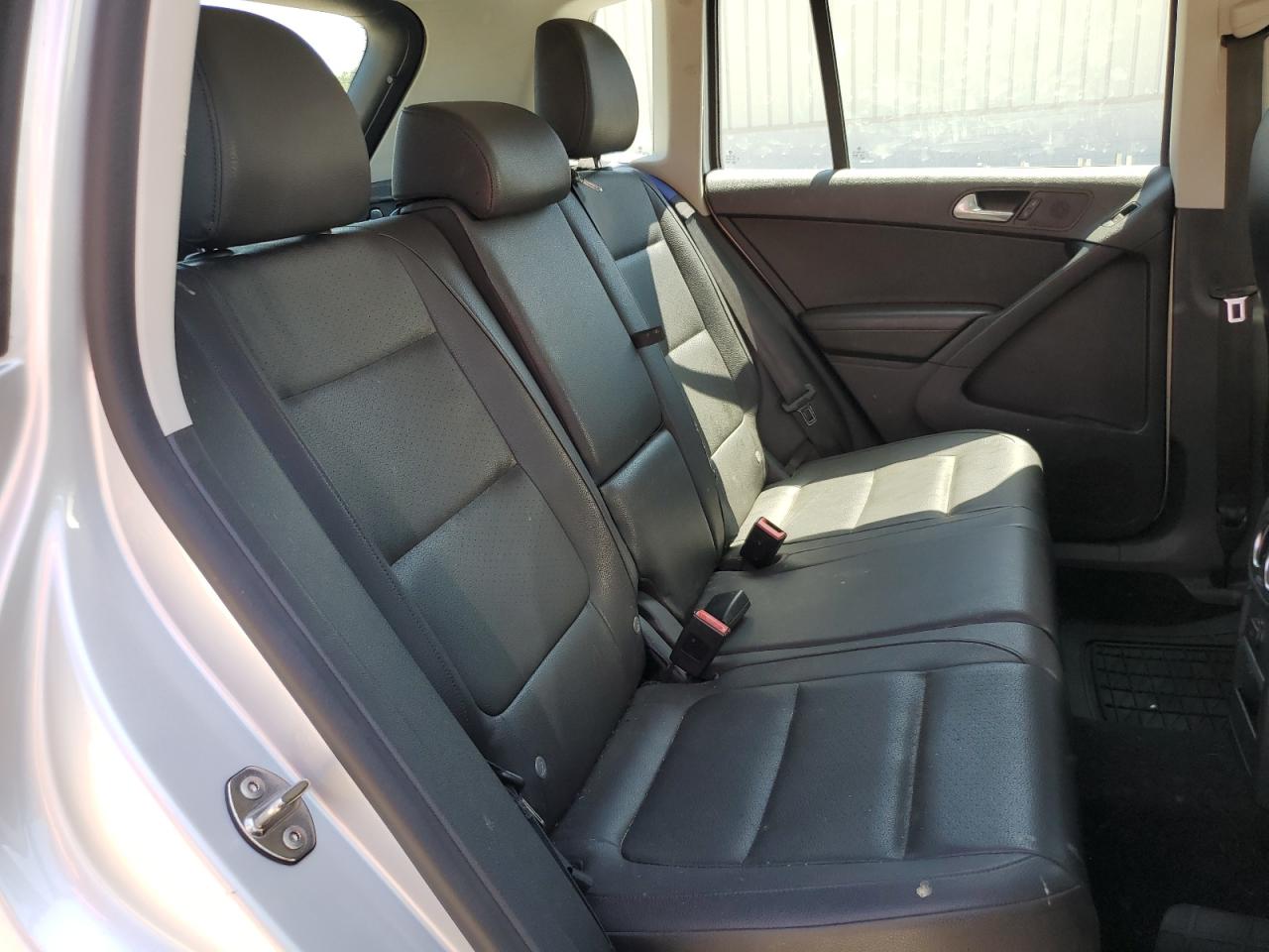 VOLKSWAGEN TIGUAN S 2016