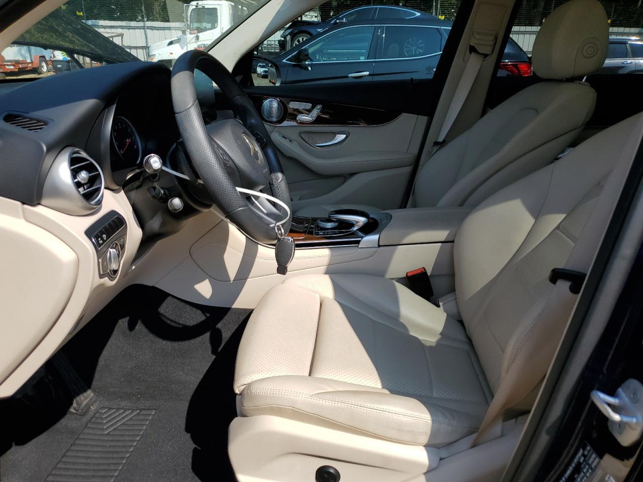 MERCEDES-BENZ GLC 300 4MATIC 2016