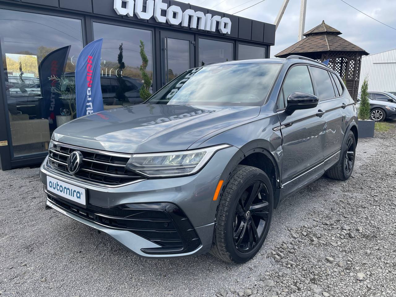 VOLKSWAGEN TIGUAN SE R-LINE BLACK 2023
