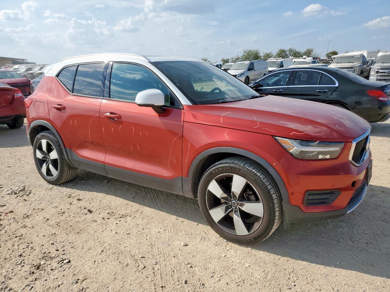 VOLVO XC40 T5 MOMENTUM 2019