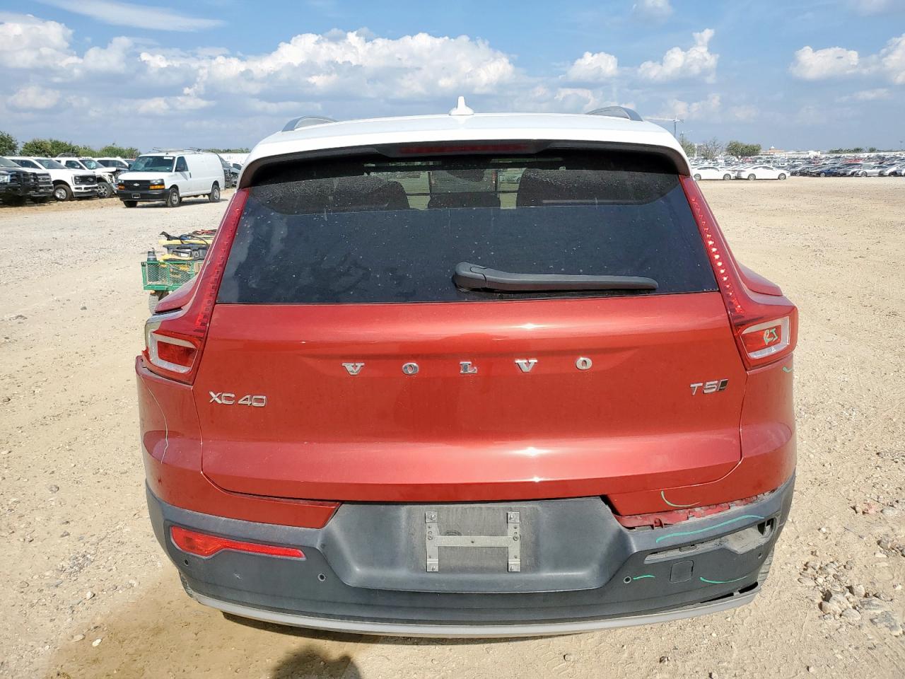 VOLVO XC40 T5 MOMENTUM 2019