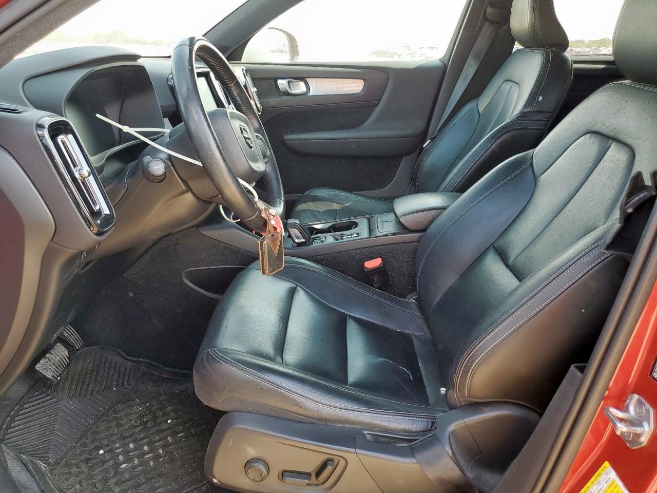 VOLVO XC40 T5 MOMENTUM 2019