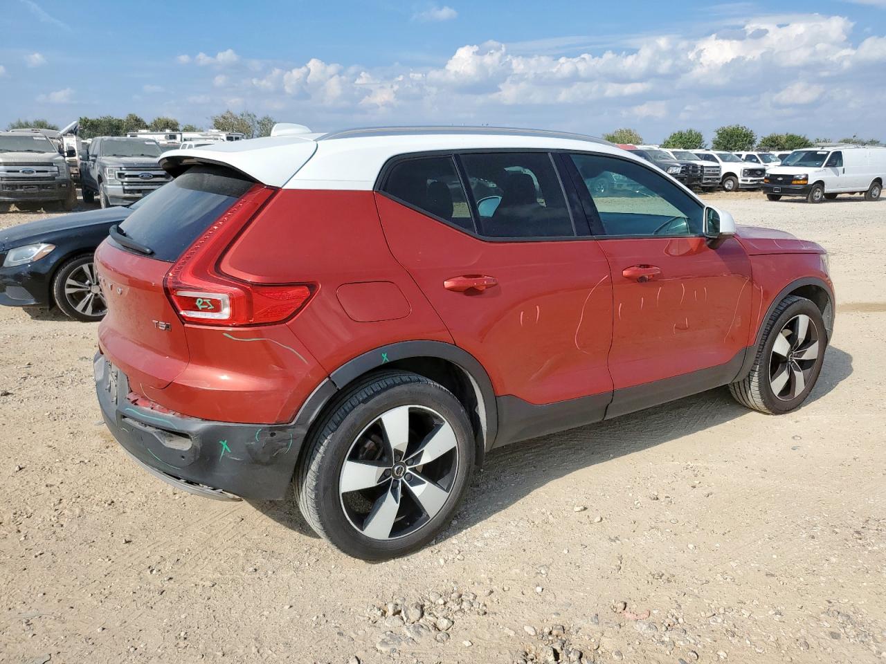 VOLVO XC40 T5 MOMENTUM 2019