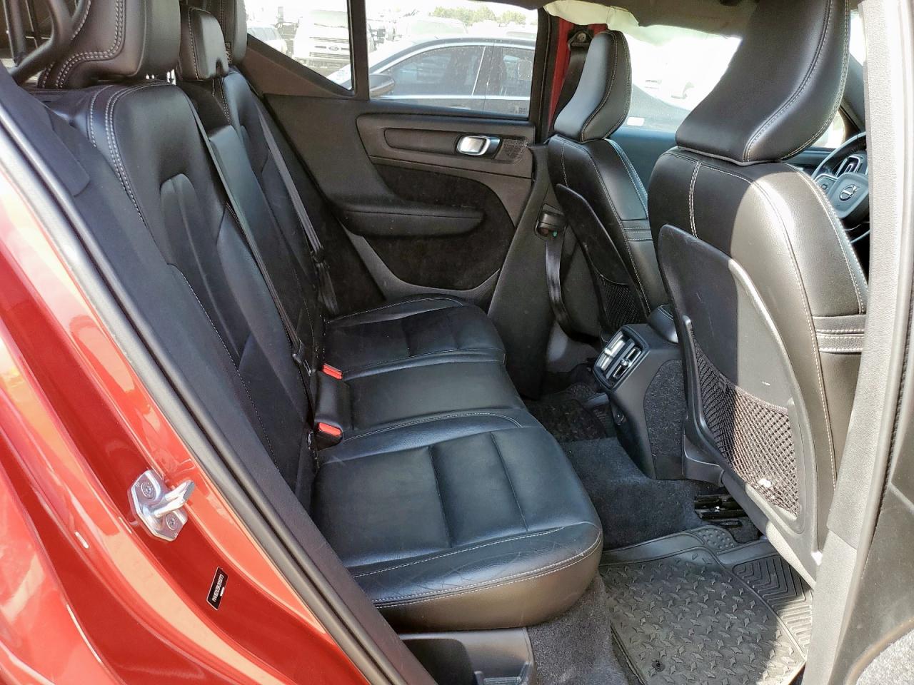 VOLVO XC40 T5 MOMENTUM 2019