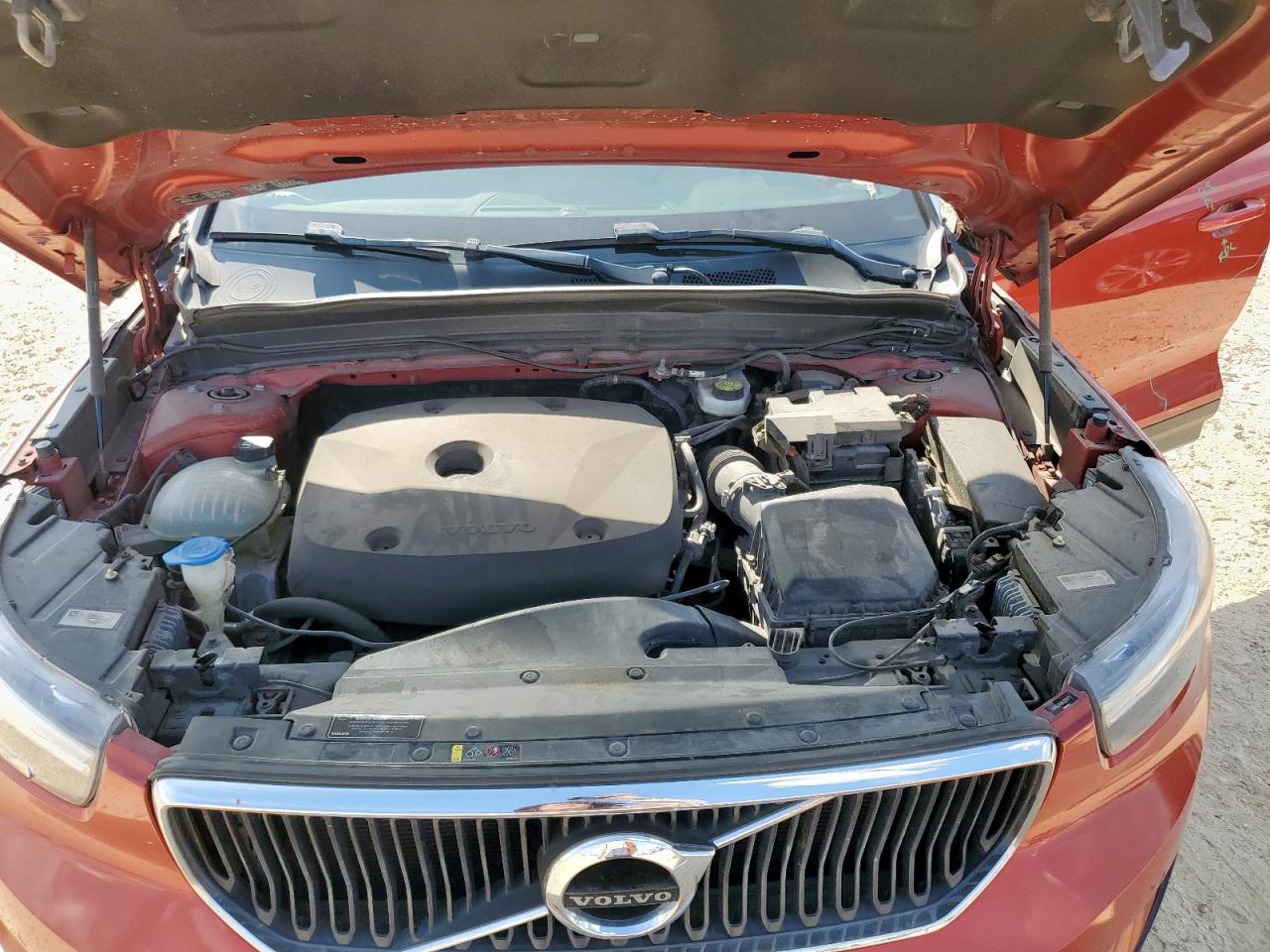 VOLVO XC40 T5 MOMENTUM 2019