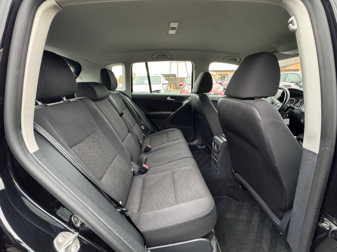 VOLKSWAGEN TIGUAN S 2014