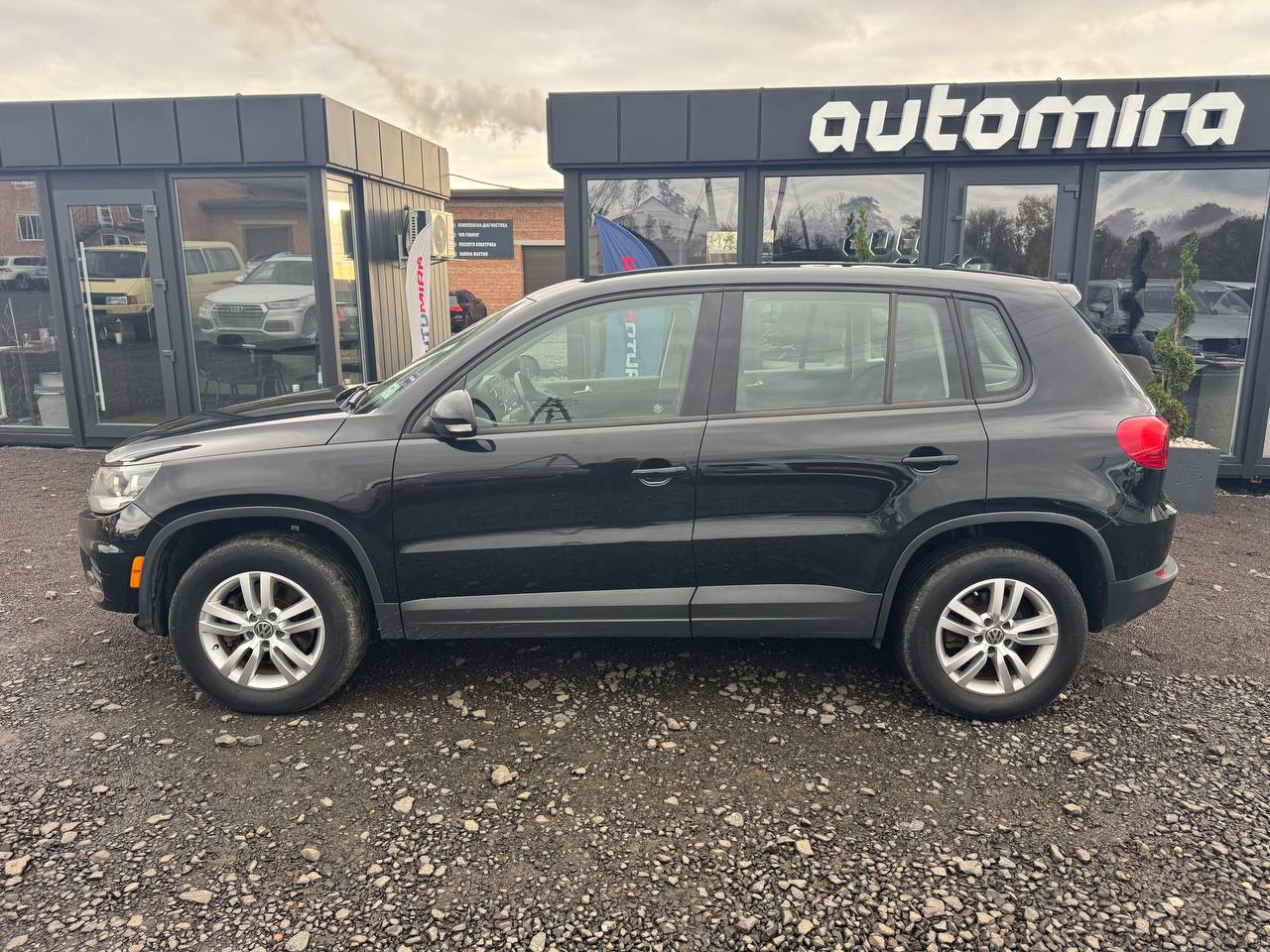 VOLKSWAGEN TIGUAN S 2014