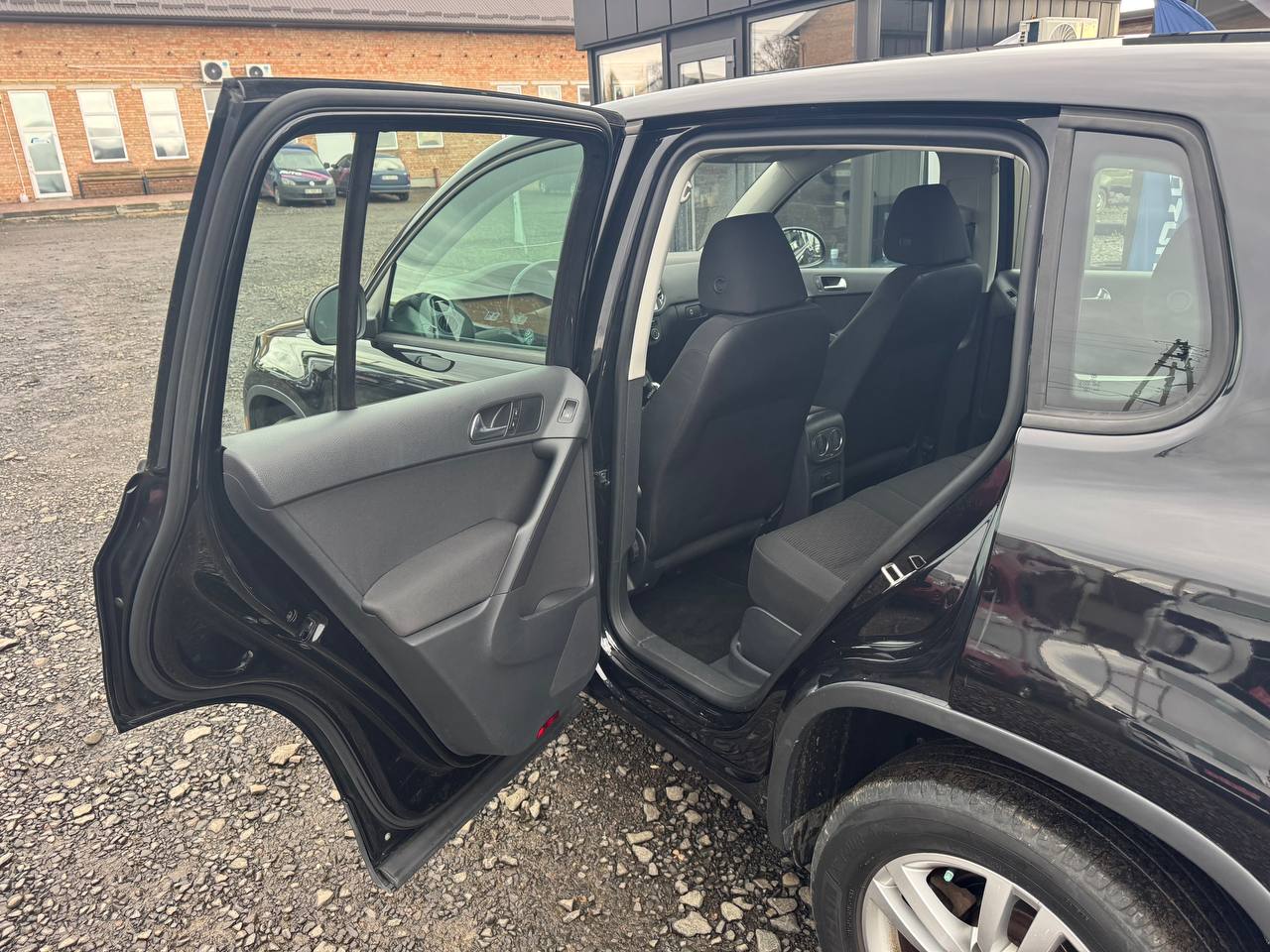 VOLKSWAGEN TIGUAN S 2014