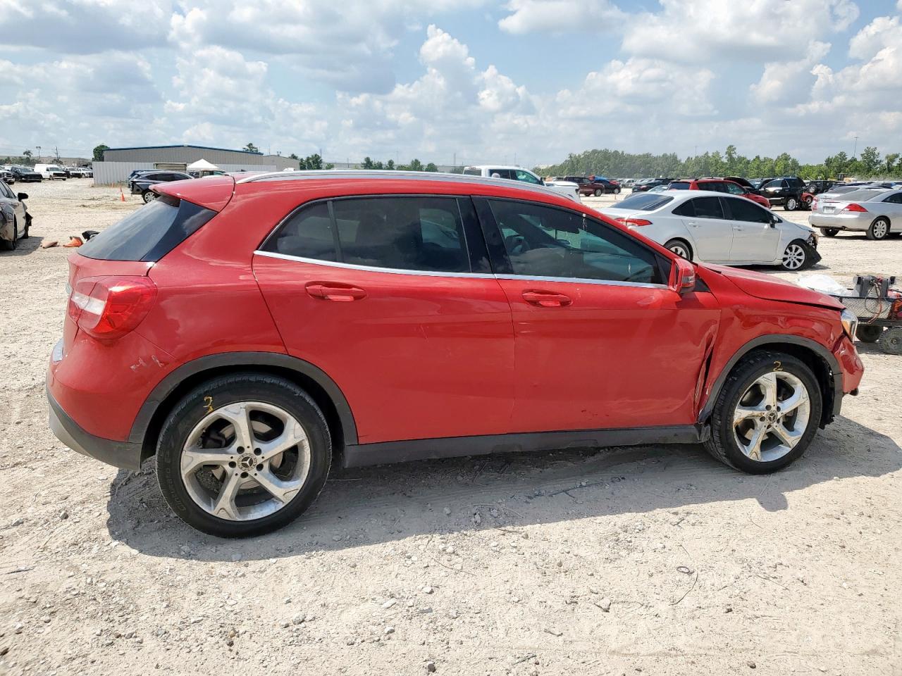 MERCEDES-BENZ GLA 250 2018