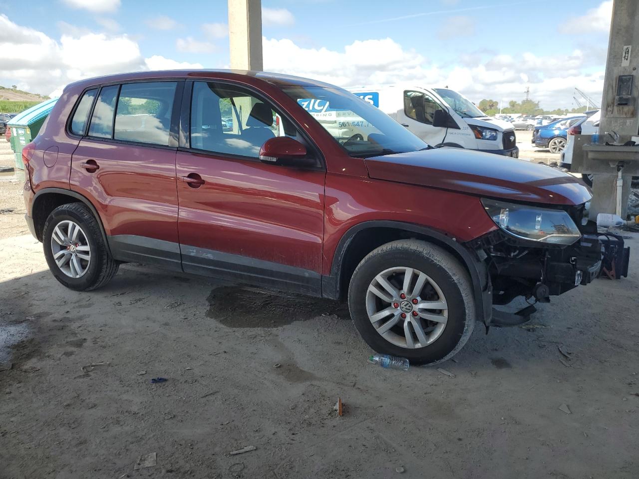 VOLKSWAGEN TIGUAN S 2014