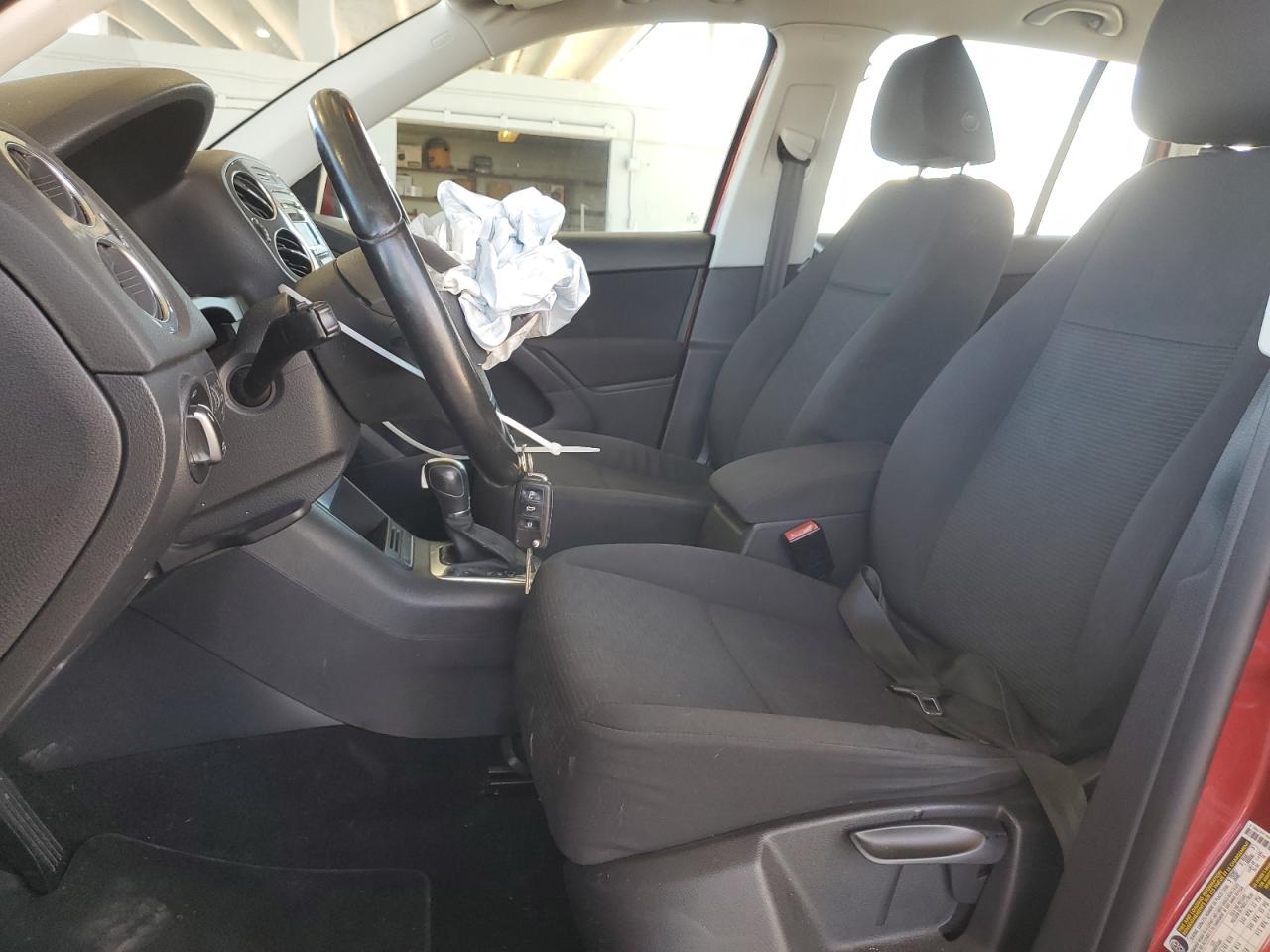 VOLKSWAGEN TIGUAN S 2014