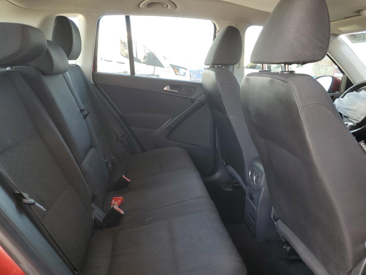 VOLKSWAGEN TIGUAN S 2014