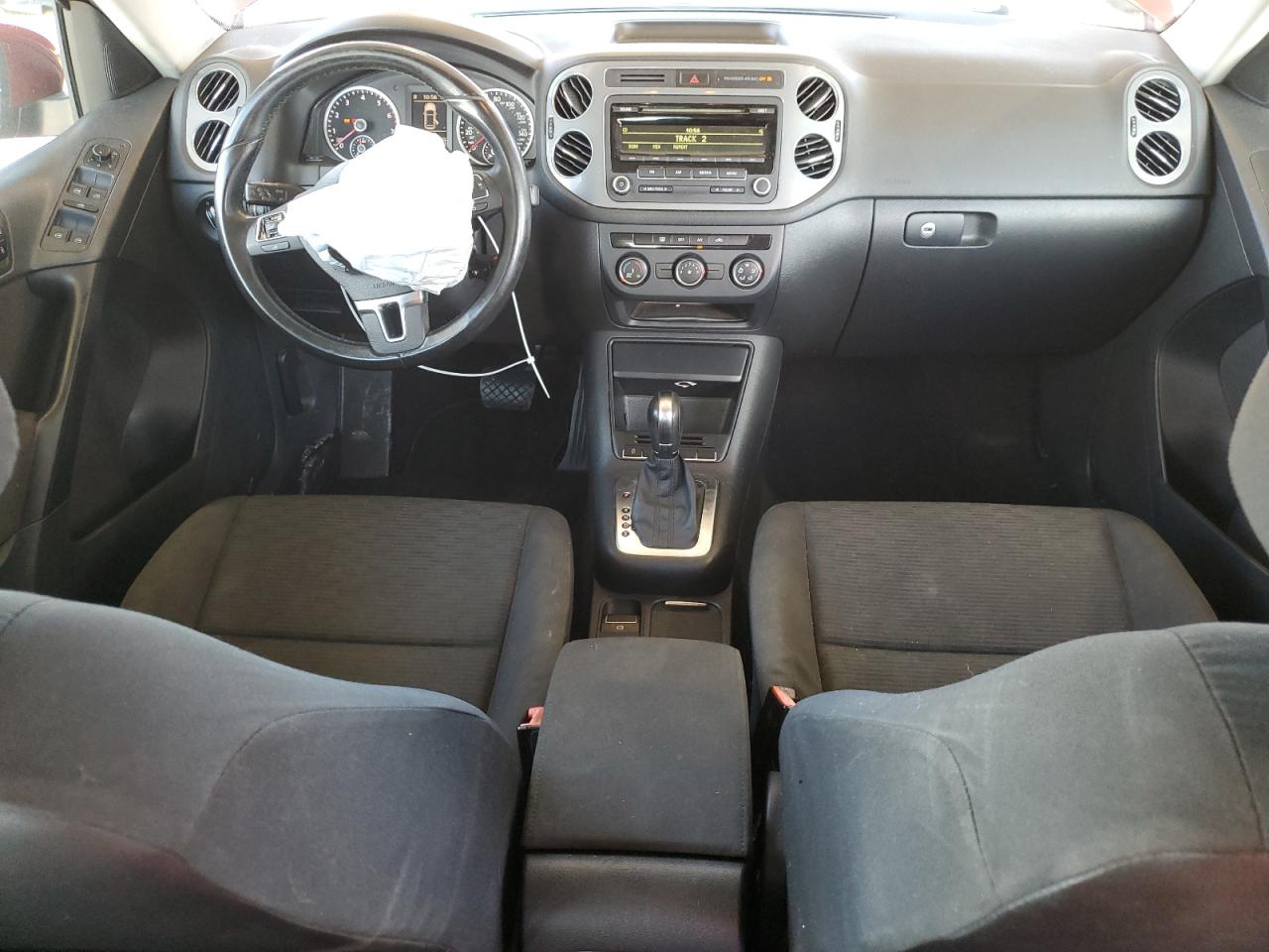 VOLKSWAGEN TIGUAN S 2014