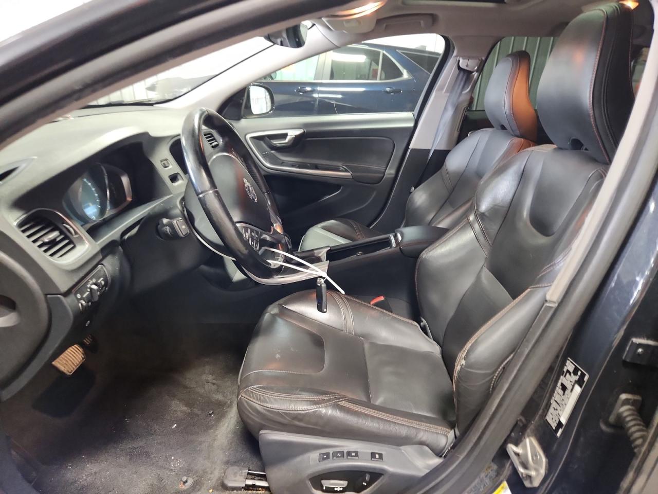 VOLVO V60 CROSS COUNTRY PREMIER 2015