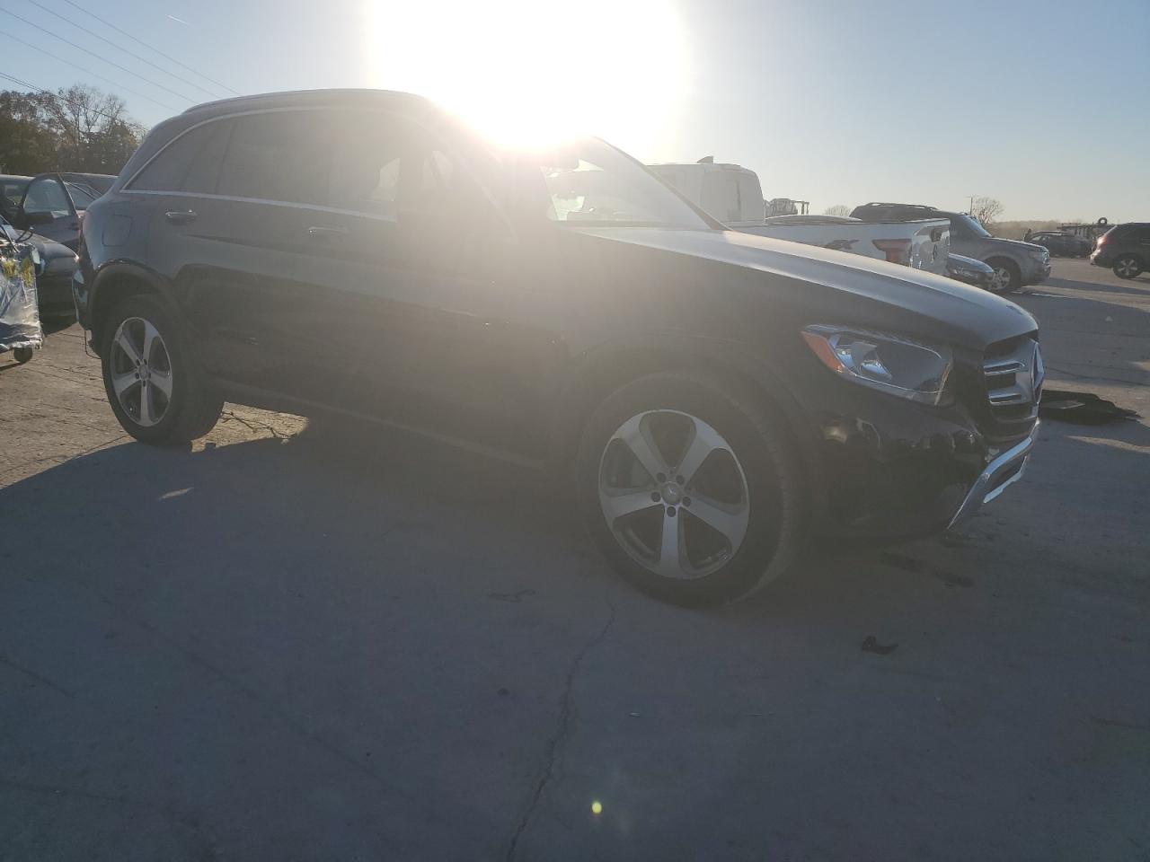 MERCEDES-BENZ GLC 300 2016