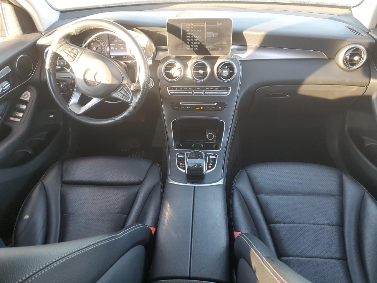 MERCEDES-BENZ GLC 300 2016