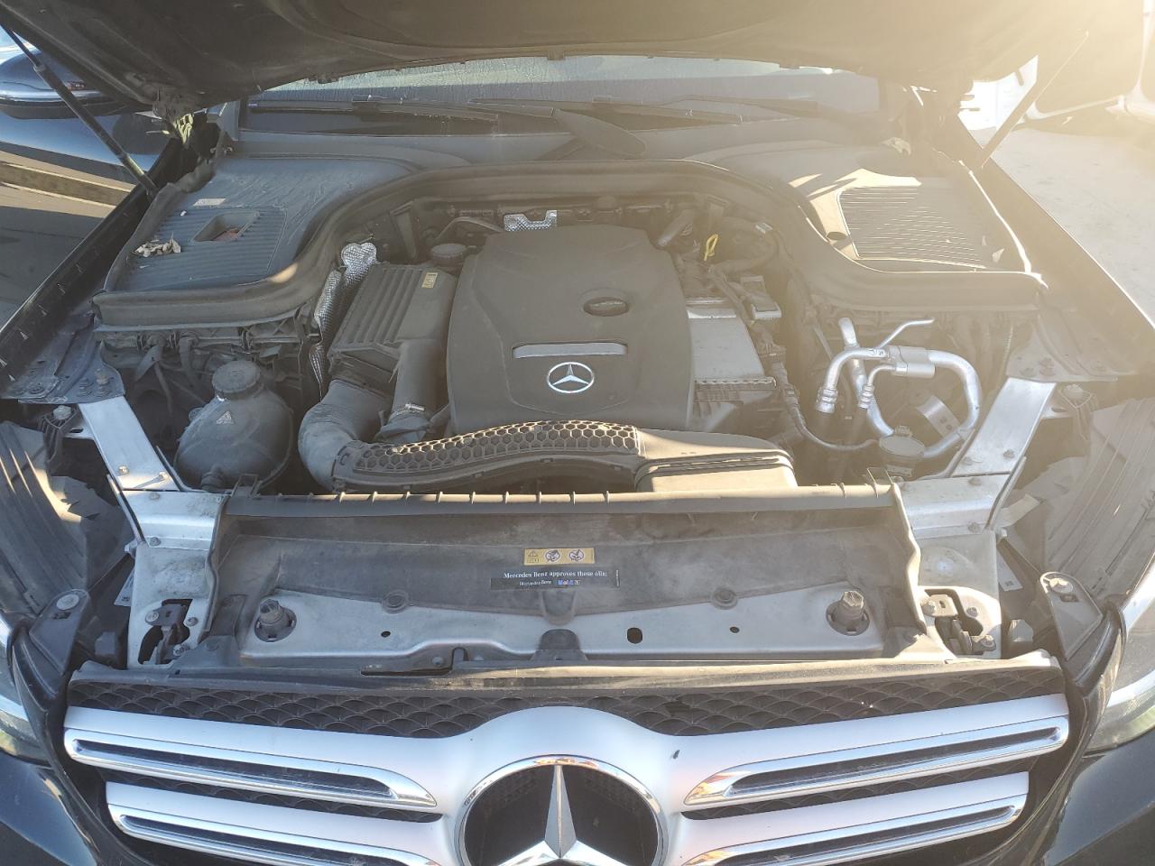 MERCEDES-BENZ GLC 300 2016