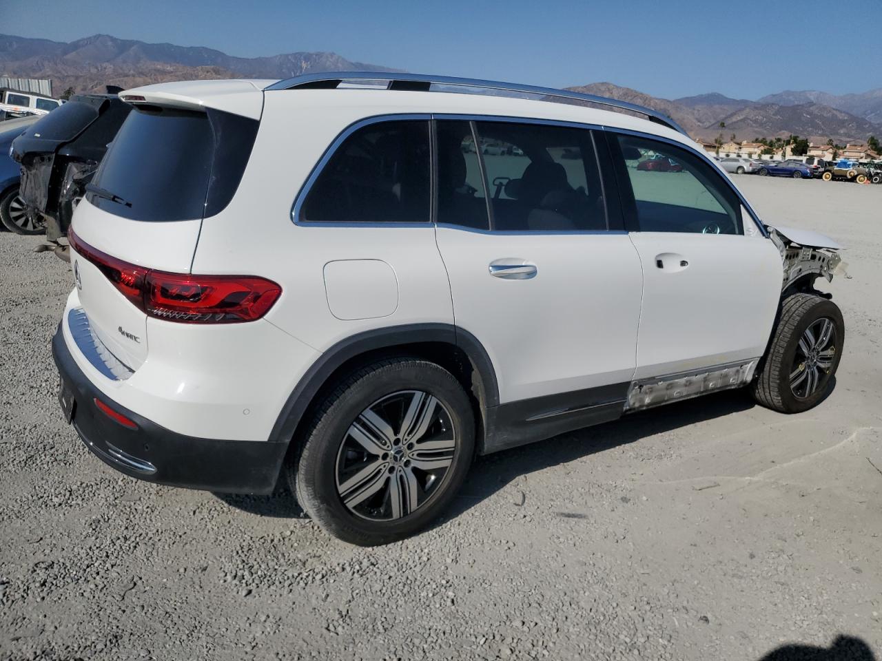 MERCEDES-BENZ EQB 300 4MATIC 2023